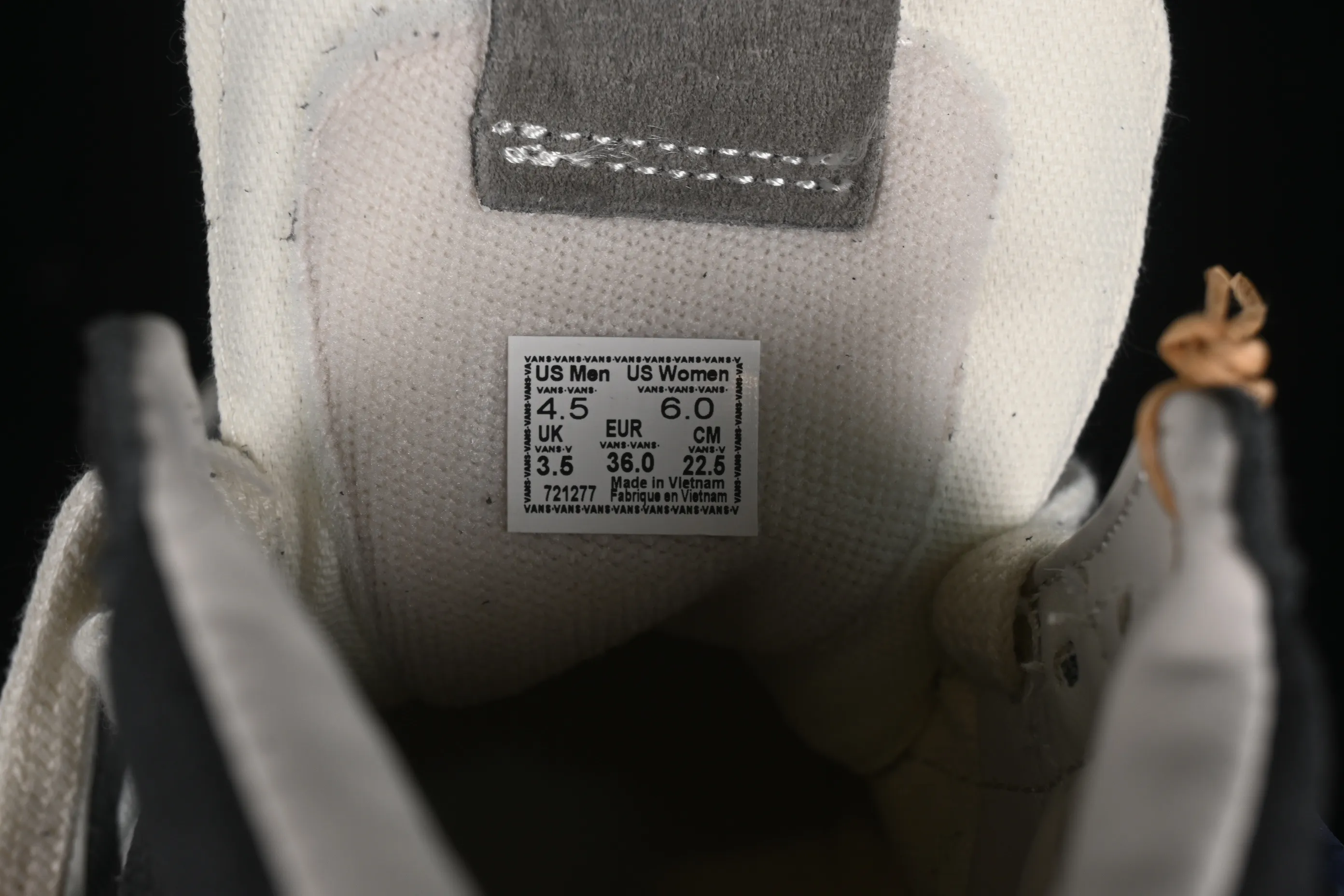 All categories Vans Vans series Vans Hi Vans high-top Notre x Vans Premium Sk8-Hi 38 Vans high-top casual sneakers VN000CR0RVN